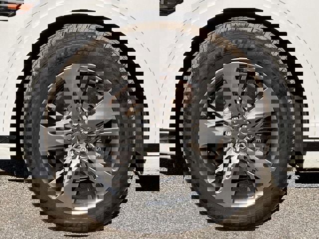 Used 2025 Genesis GV70 3.5T Sport image 15