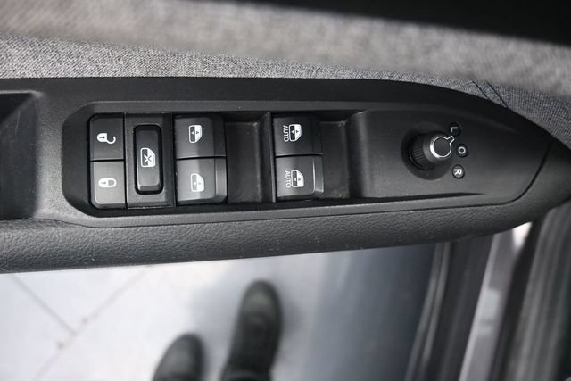 Used 2024 Jeep Compass Latitude AWD/4WD image 12