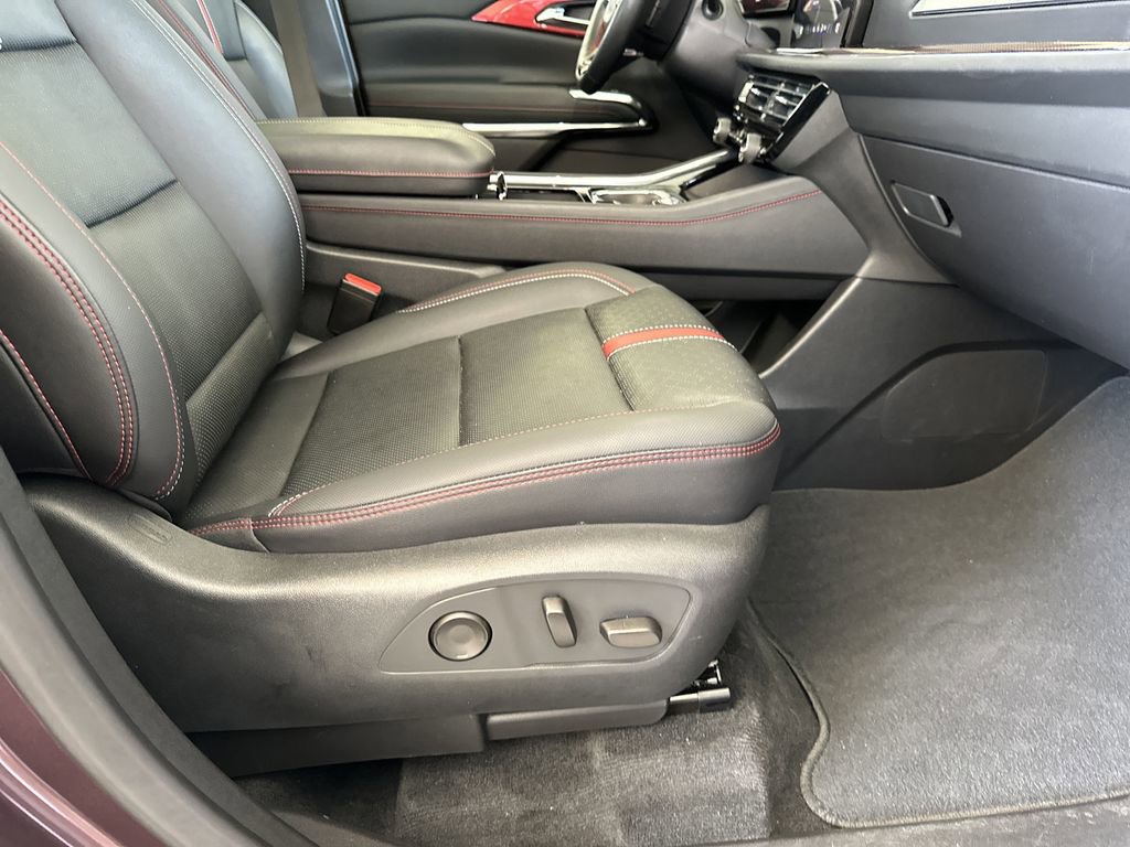 Certified 2024 Chevrolet Traverse RS image 43