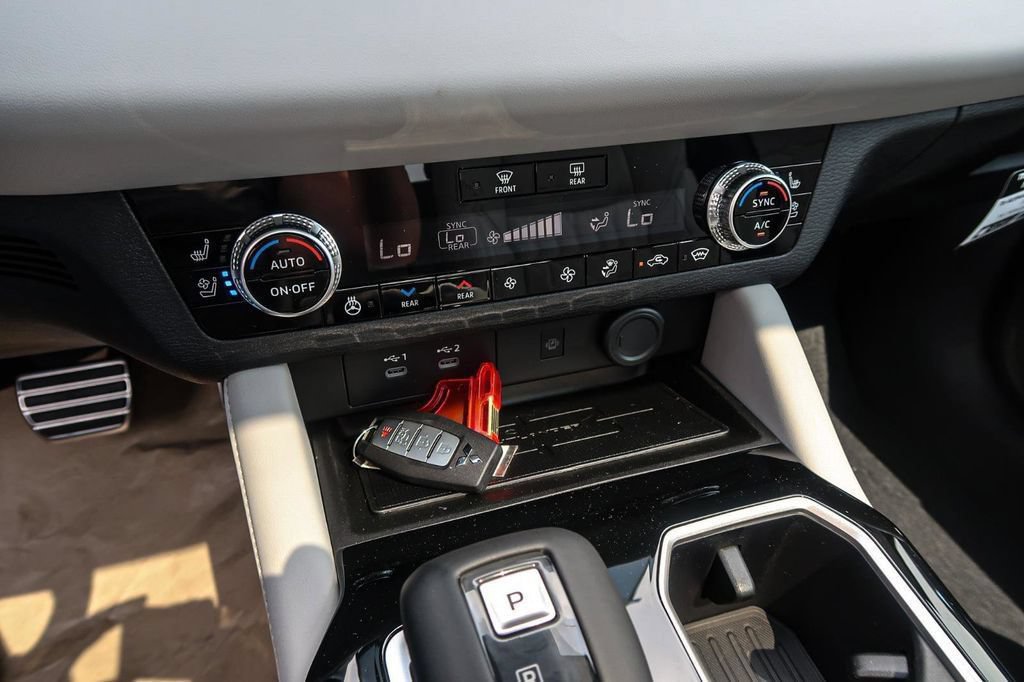 New 2025 Mitsubishi Outlander AWD image 41