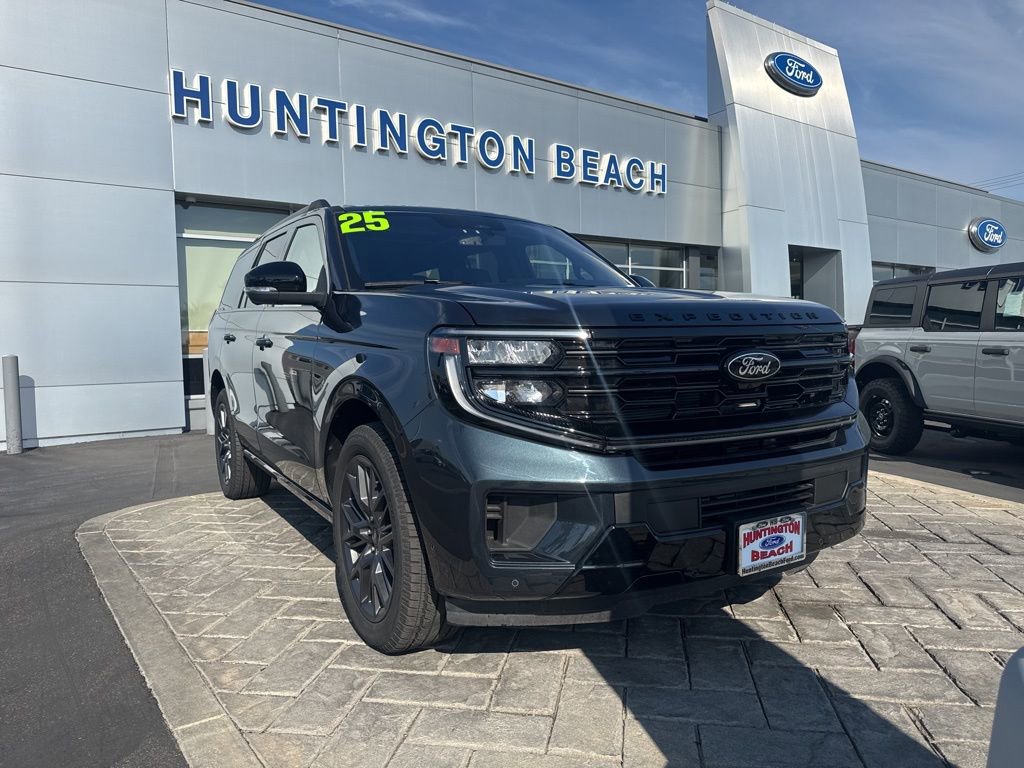Used 2025 Ford Expedition Platinum w/ Stealth Performance Package