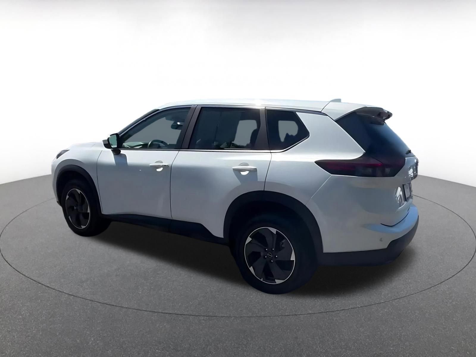 Used 2025 Nissan Rogue SV AWD/4WD image 10