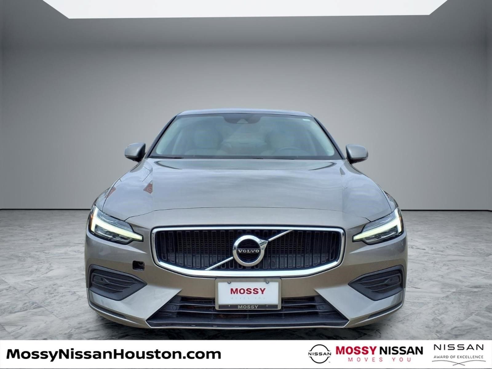 Used 2020 Volvo S60 T5 Momentum FWD image 3