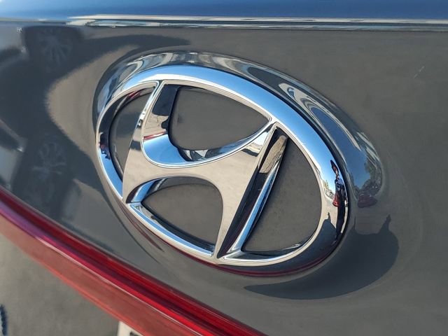 Used 2023 Hyundai Santa Fe SEL image 7