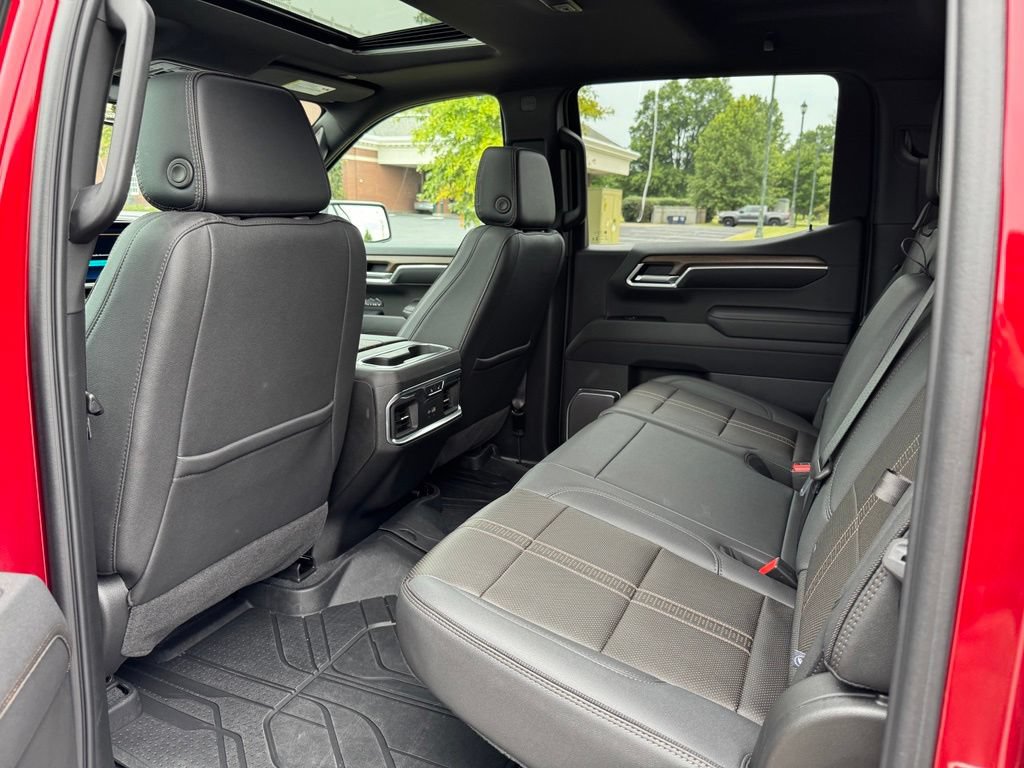 Certified 2025 Chevrolet Silverado 1500 High Country w/ High Country Premium Package AWD/4WD image 19