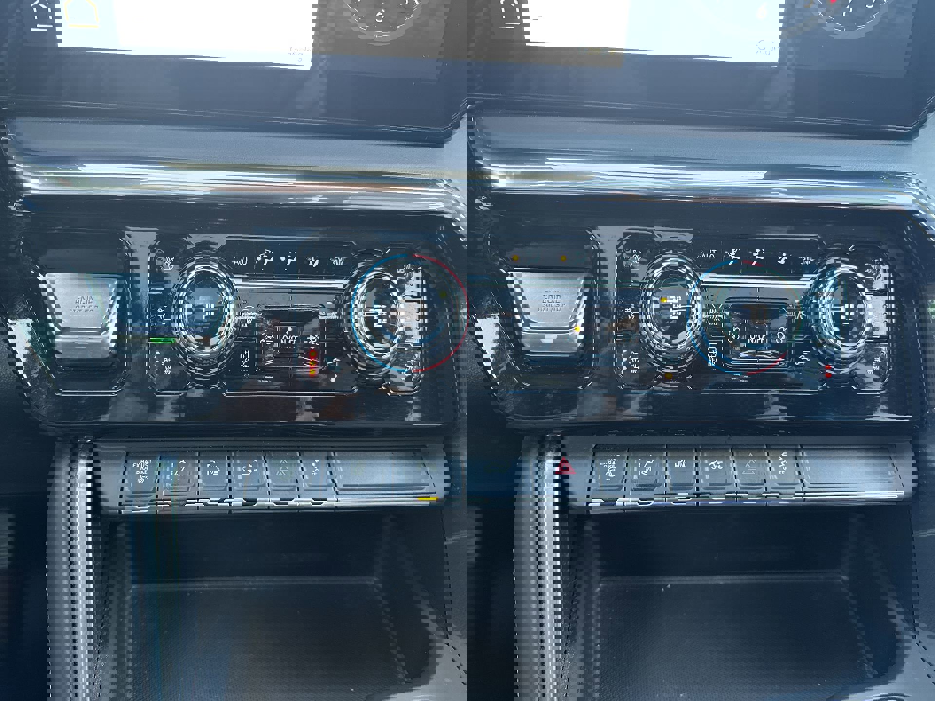 Certified 2024 GMC Sierra 3500 Denali Ultimate image 17