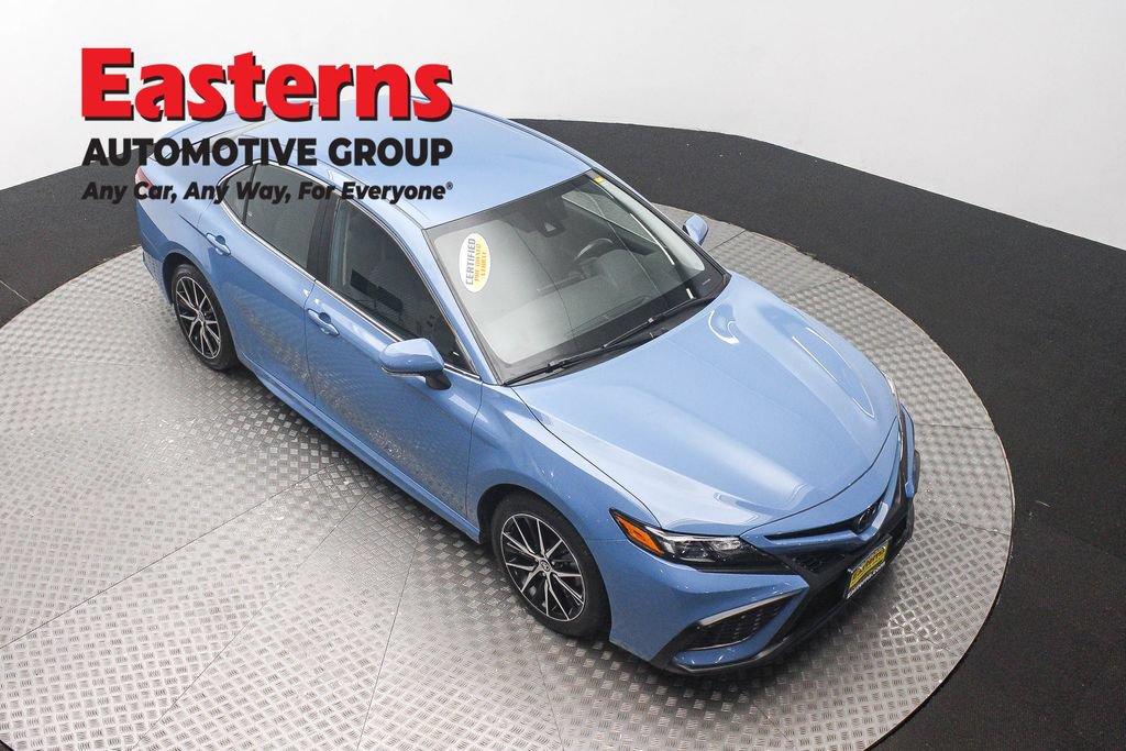 Used 2023 Toyota Camry SE FWD image 3