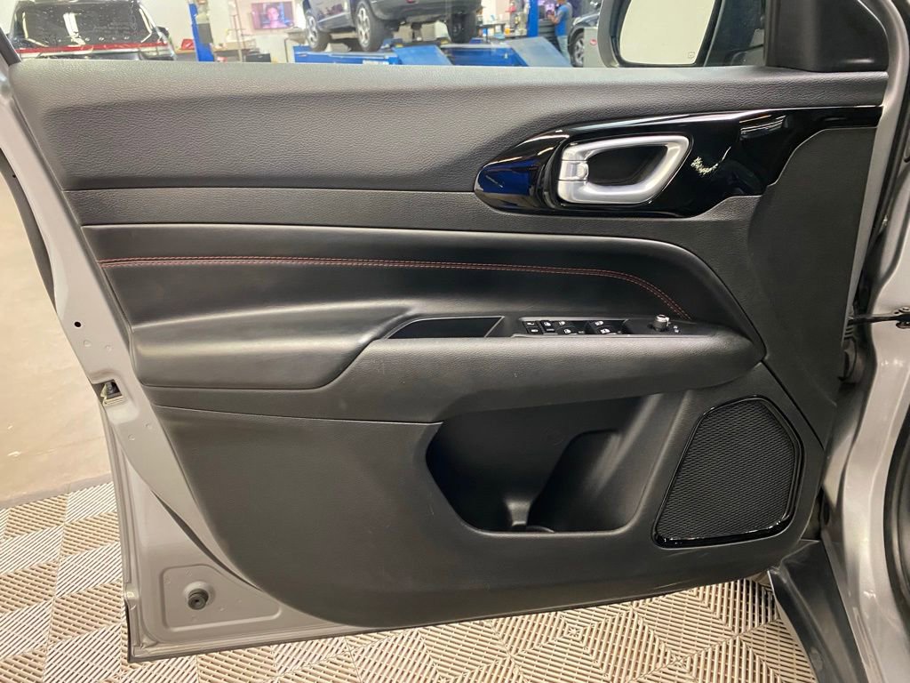 Used 2023 Jeep Compass Trailhawk image 25