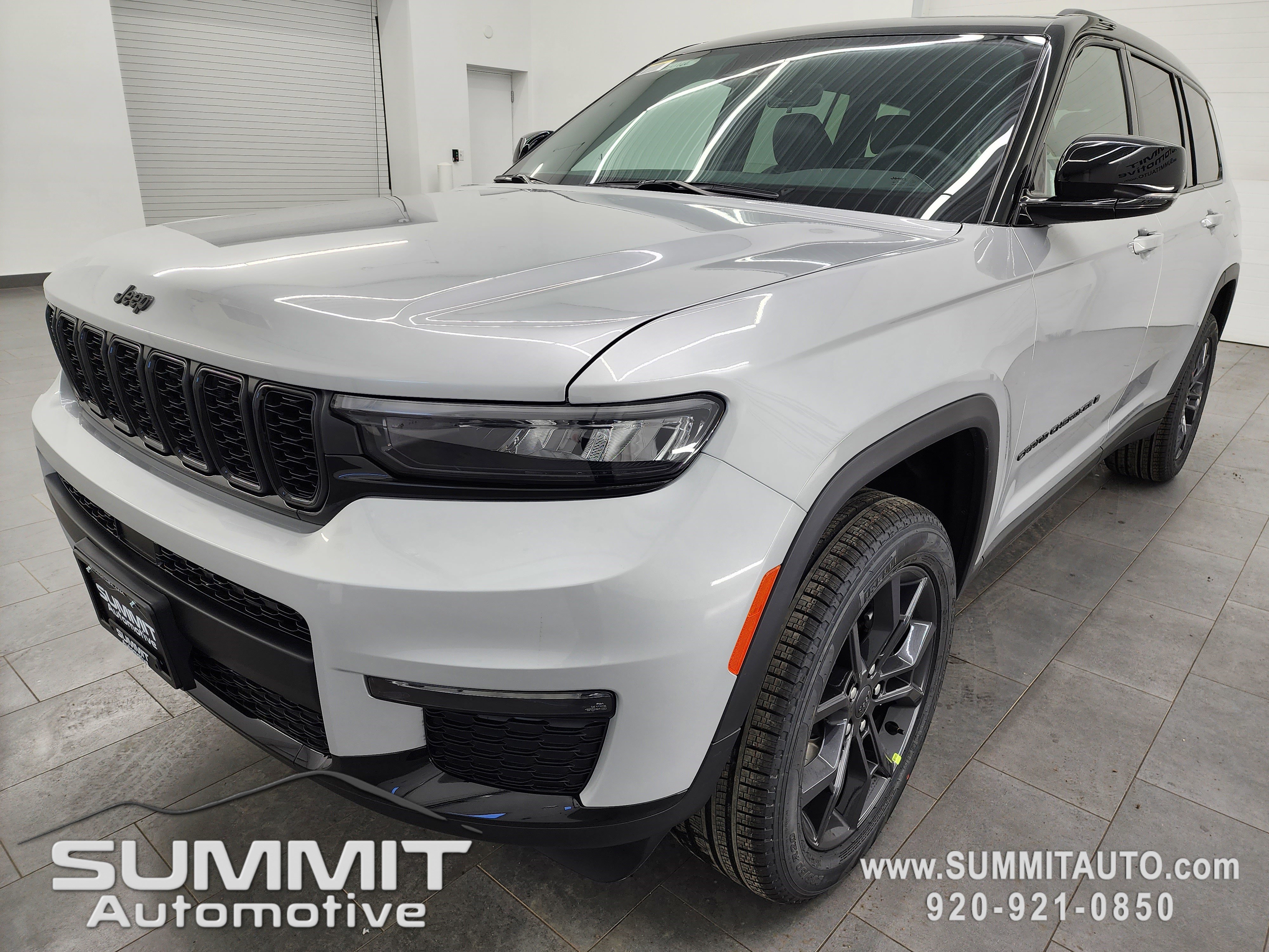 New 2025 Jeep Grand Cherokee L Limited w/ Trailer Tow Package image 7