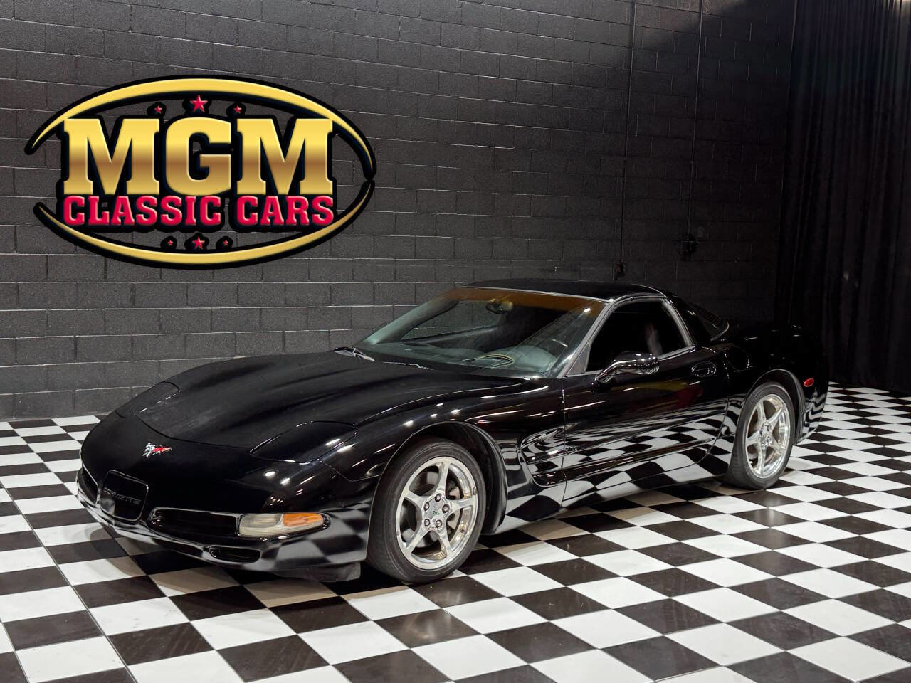 Used 2004 Chevrolet Corvette Coupe w/ Roof Package