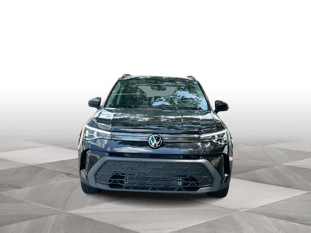 New 2026 Volkswagen Taos SE FWD image 3