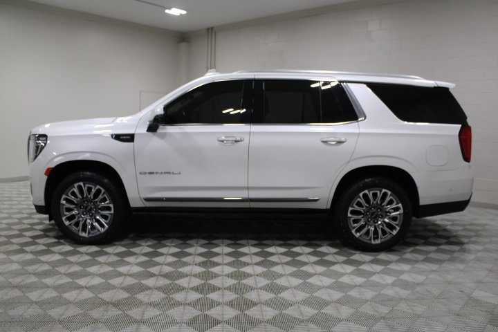 Used 2023 GMC Yukon Denali Ultimate AWD/4WD image 9