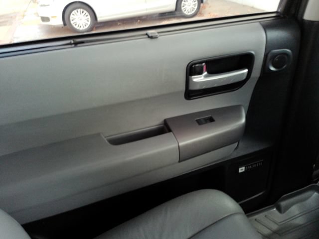 Used 2013 Toyota Sequoia Limited RWD image 30