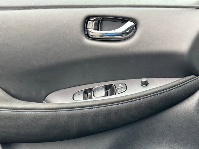 Used 2024 Nissan Leaf S image 7
