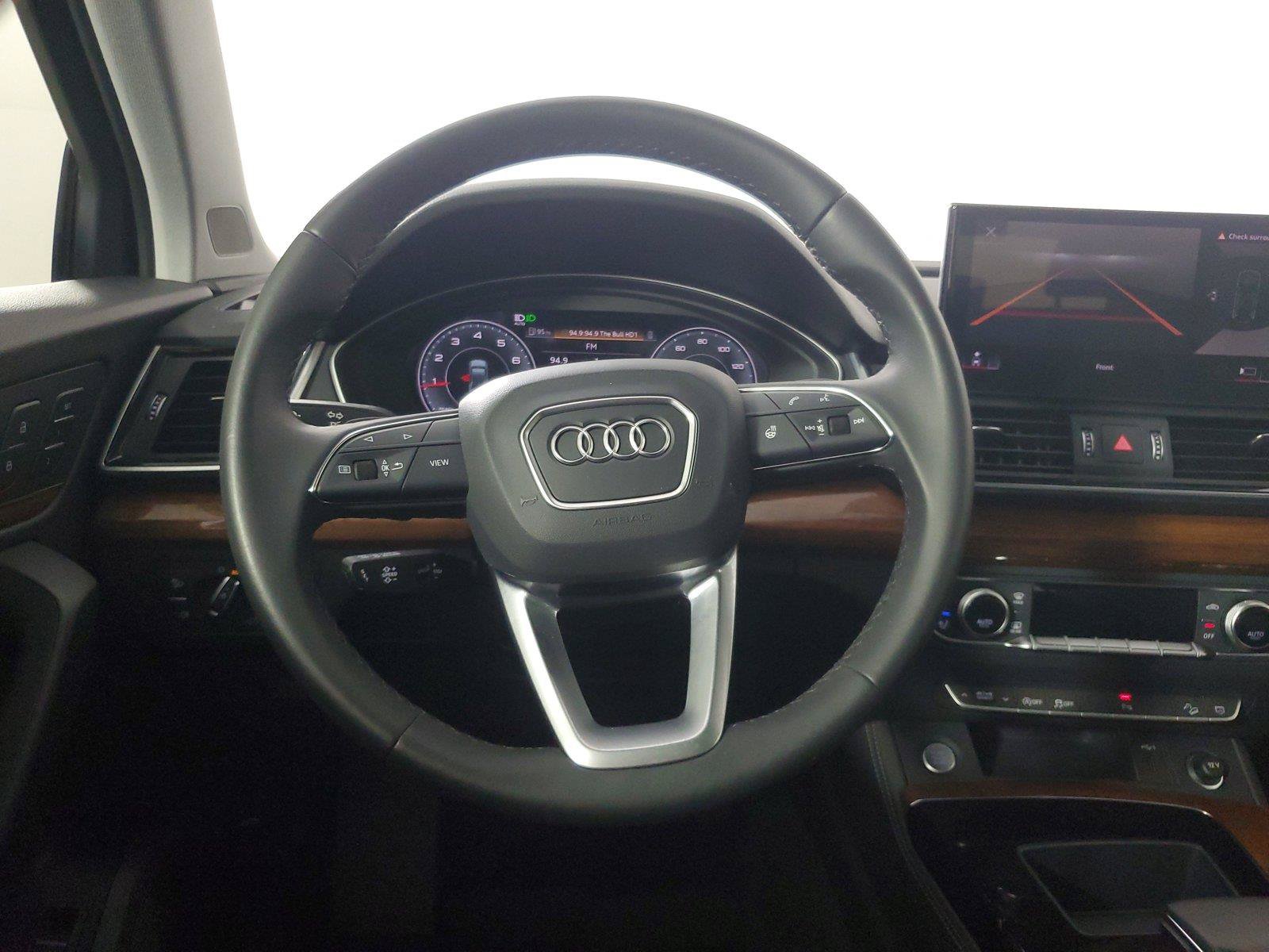 Used 2023 Audi Q5 2.0T Premium Plus w/ Premium Plus Package AWD/4WD image 16