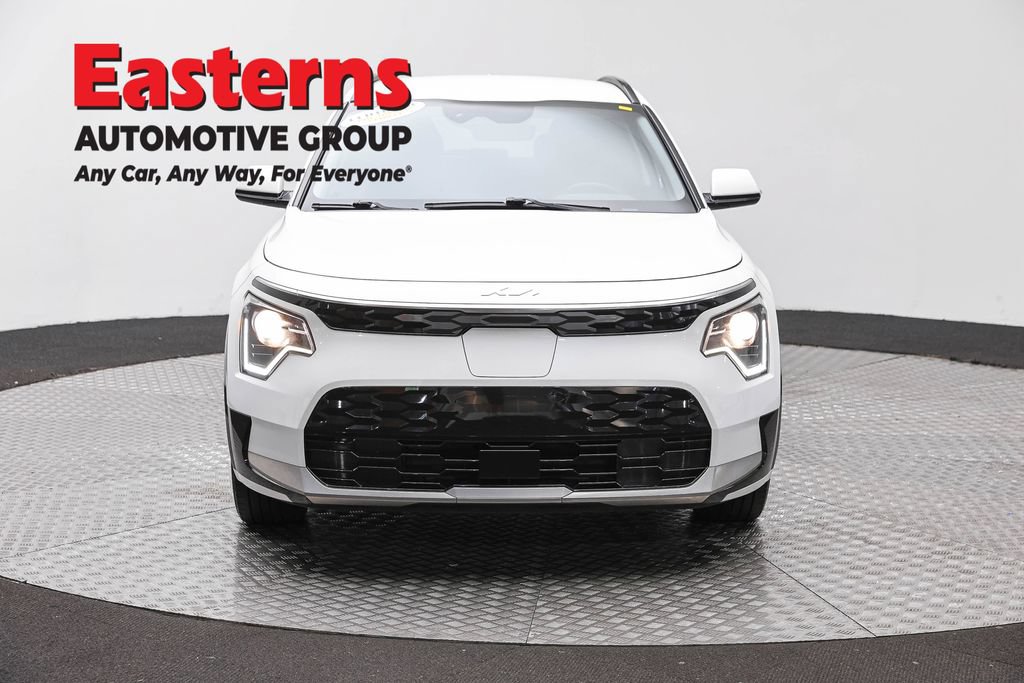 Used 2023 Kia Niro Wind w/ Wind Preserve Package FWD image 2