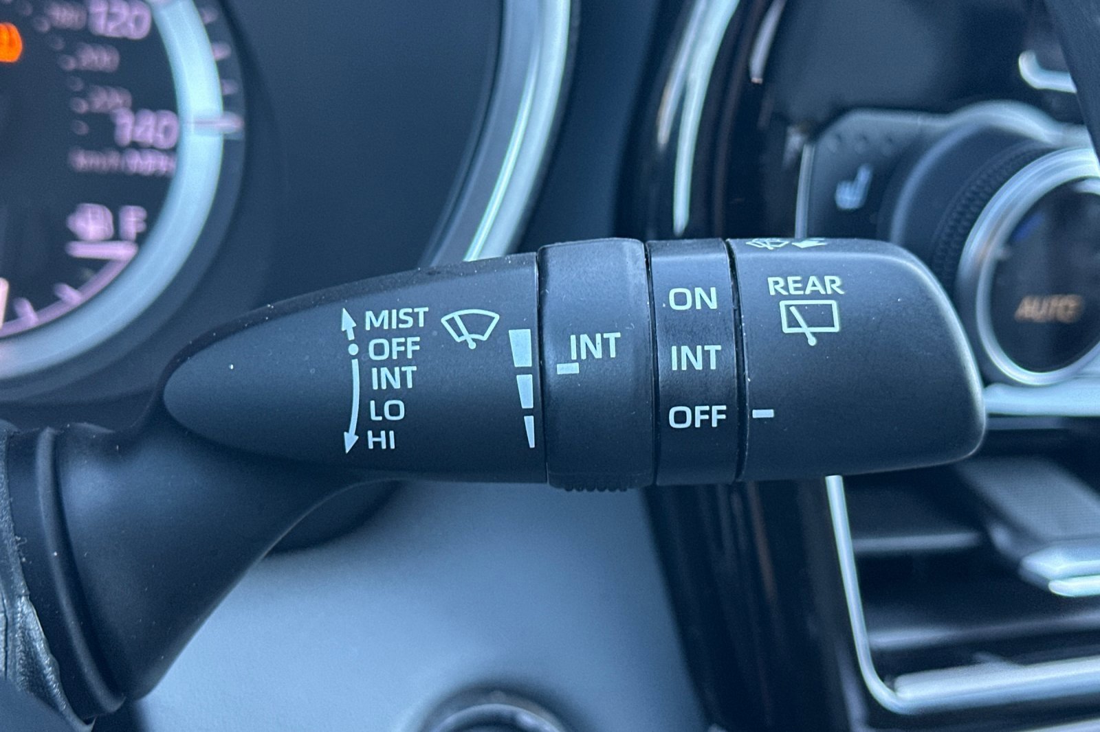 Used 2023 Toyota Highlander XLE image 42