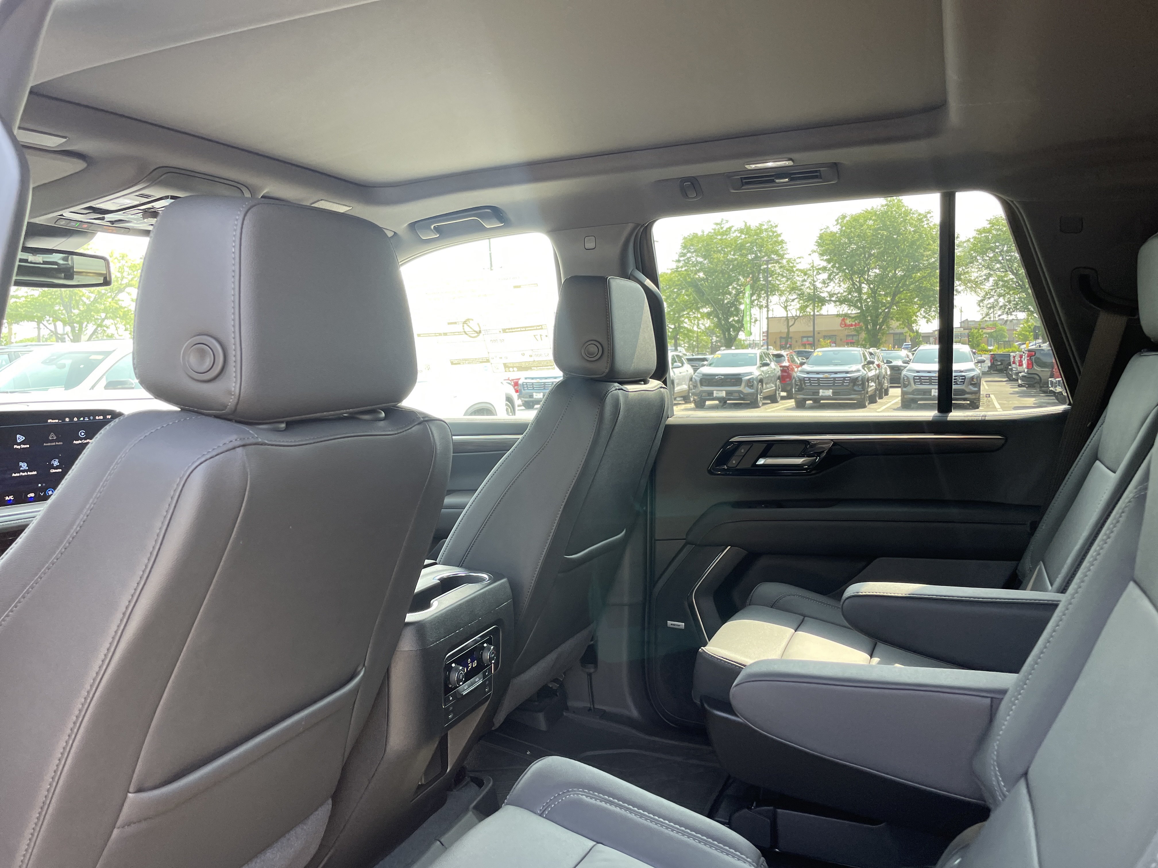 New 2026 Chevrolet Tahoe Z71 w/ Comfort Package AWD/4WD image 25