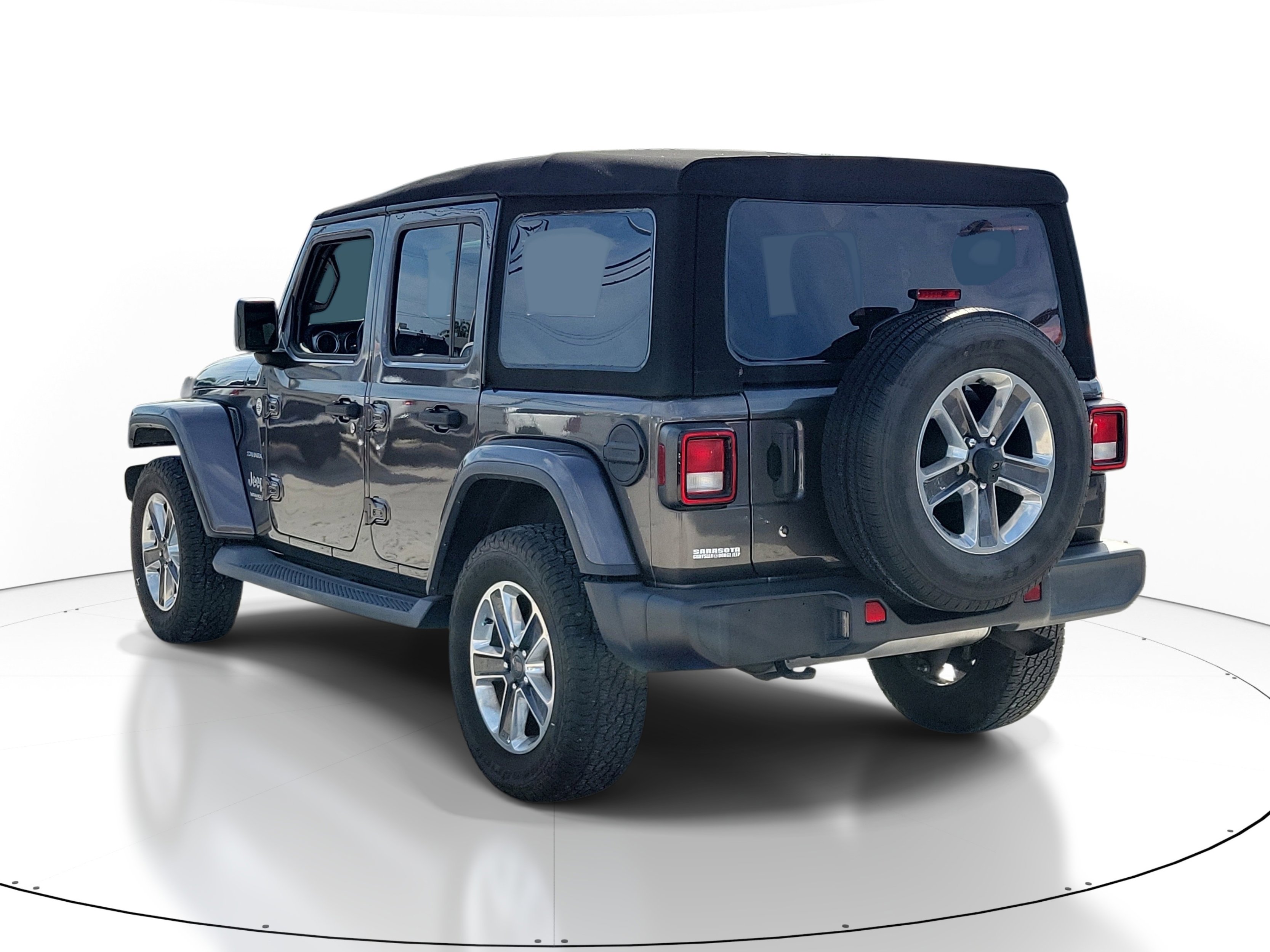 Used 2019 Jeep Wrangler Unlimited Sahara AWD/4WD image 4