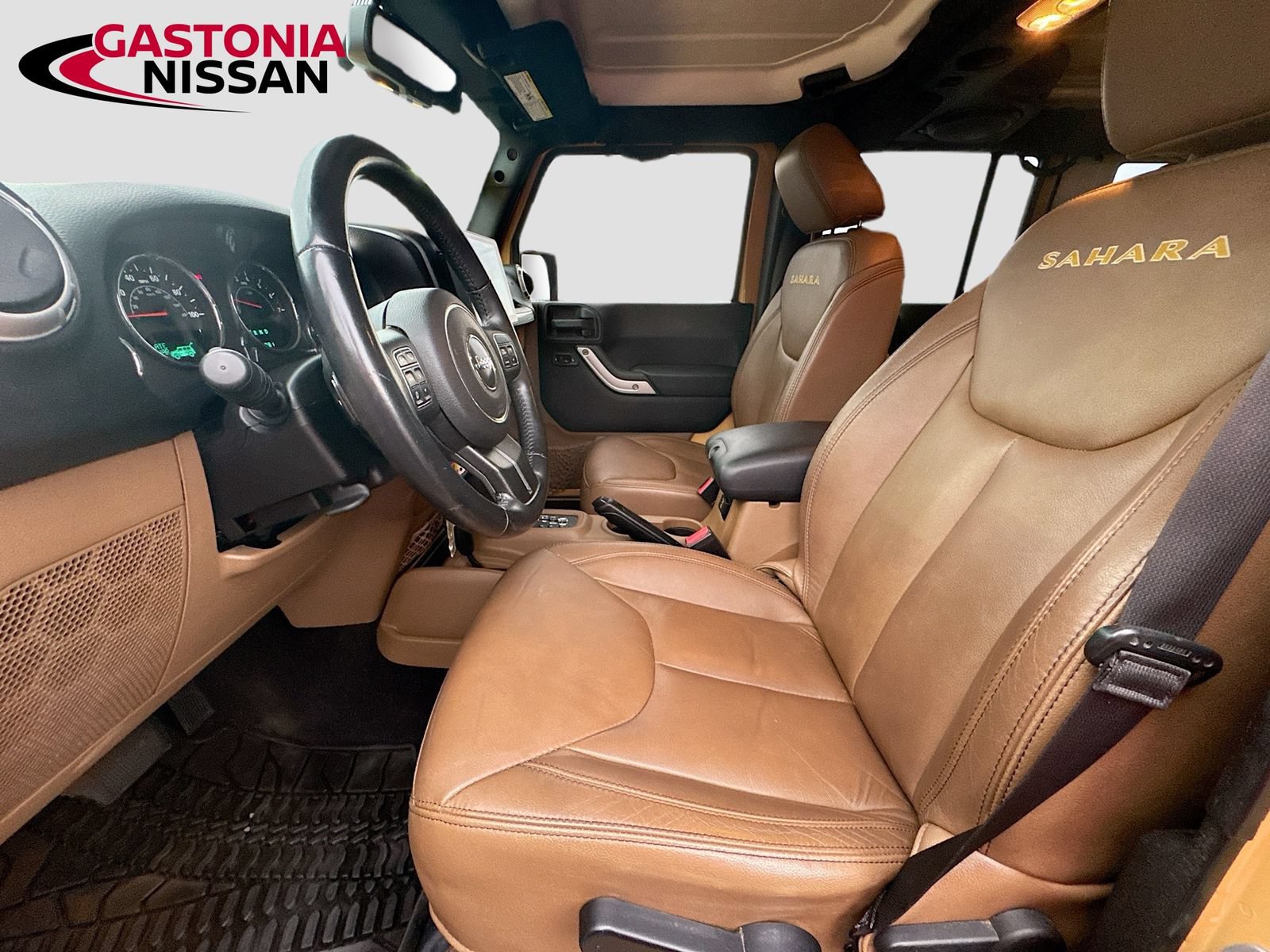Used 2013 Jeep Wrangler Unlimited Sahara w/ Connectivity Group AWD/4WD image 29