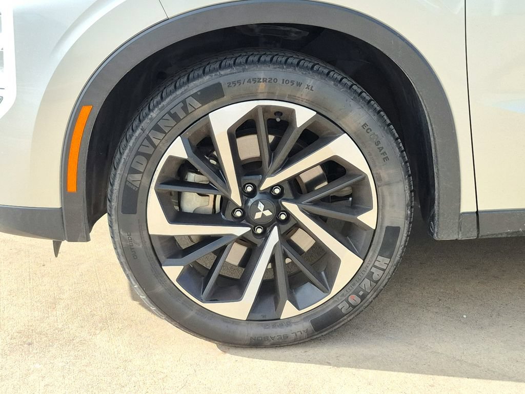 Used 2023 Mitsubishi Outlander SE FWD image 9