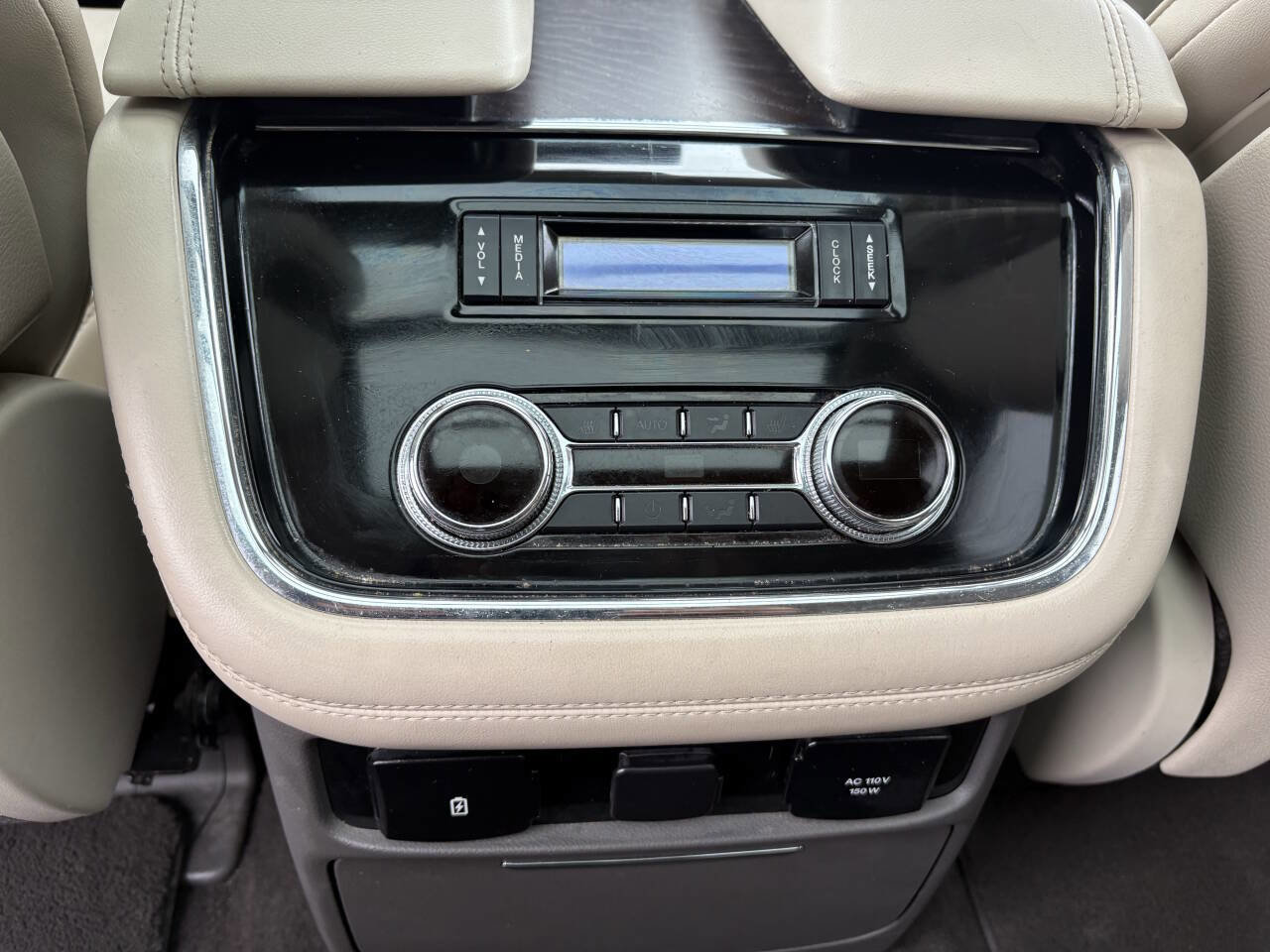 Used 2018 Lincoln Navigator Select w/ Technology Package image 21