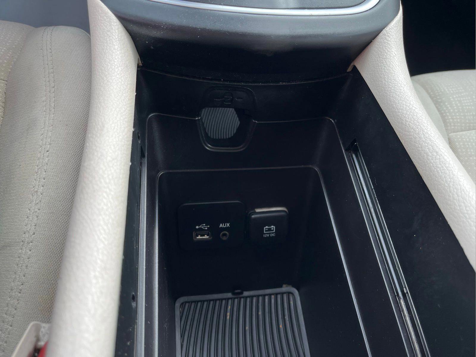 Used 2016 Chrysler 200 Limited image 22