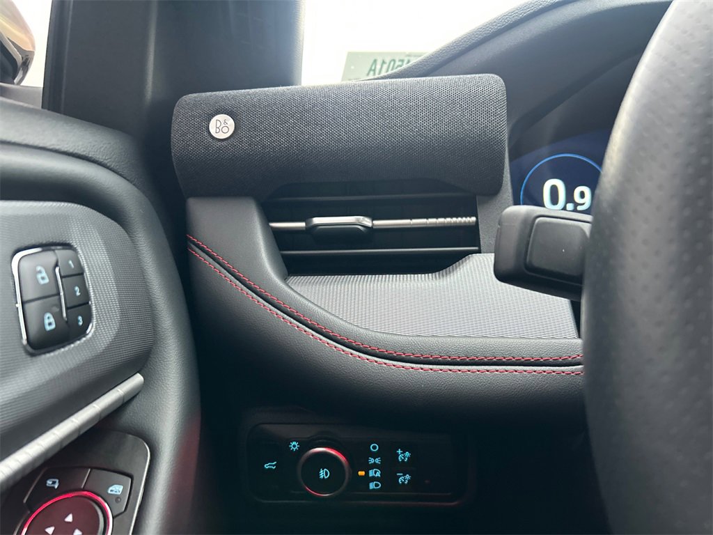 Used 2025 Ford Explorer ST-Line w/ Premium Package image 18