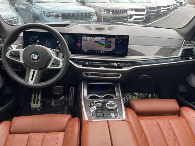Used 2025 BMW X7 M60i image 23