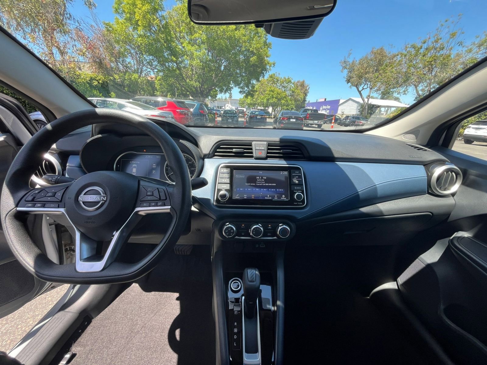 Used 2025 Nissan Versa SV FWD image 31