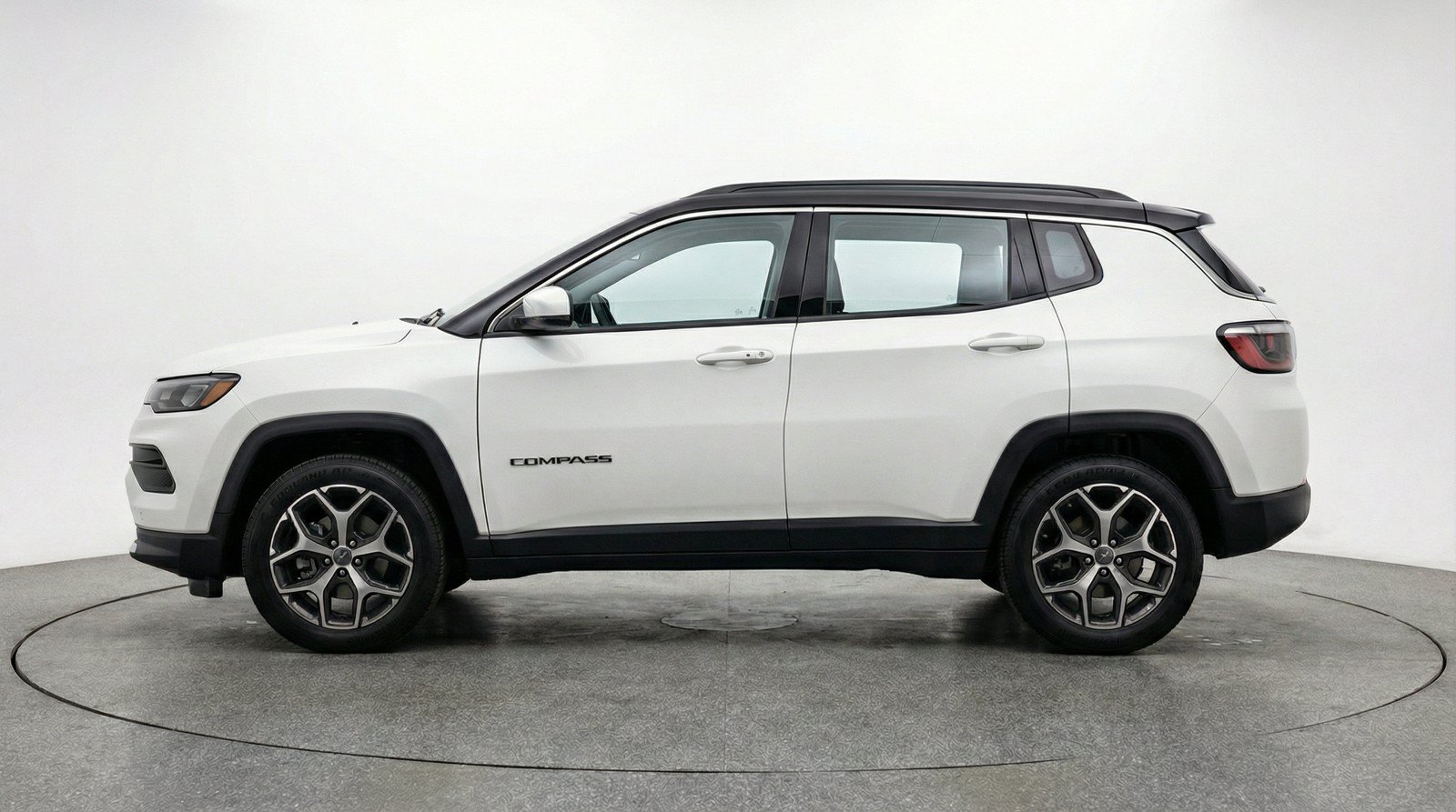 Used 2025 Jeep Compass Limited AWD/4WD image 5