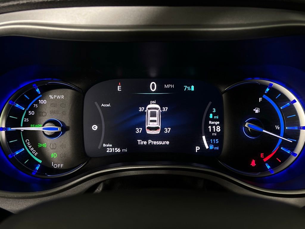 Certified 2024 Chrysler Pacifica Limited image 14