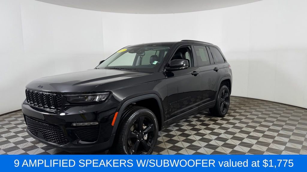 Used 2023 Jeep Grand Cherokee Limited w/ Black Appearance Package AWD/4WD image 3