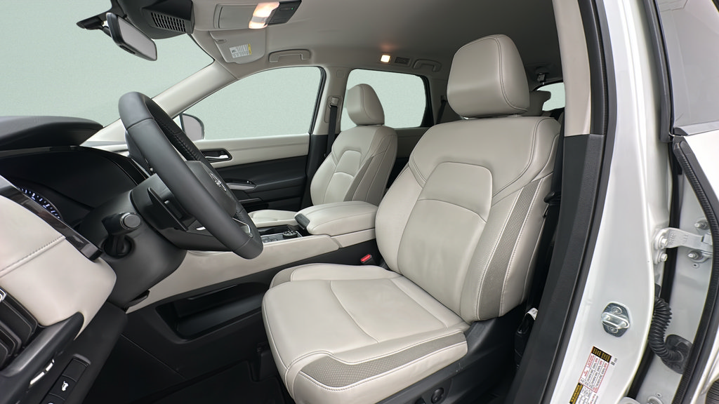 Used 2024 Nissan Pathfinder SL AWD/4WD image 14