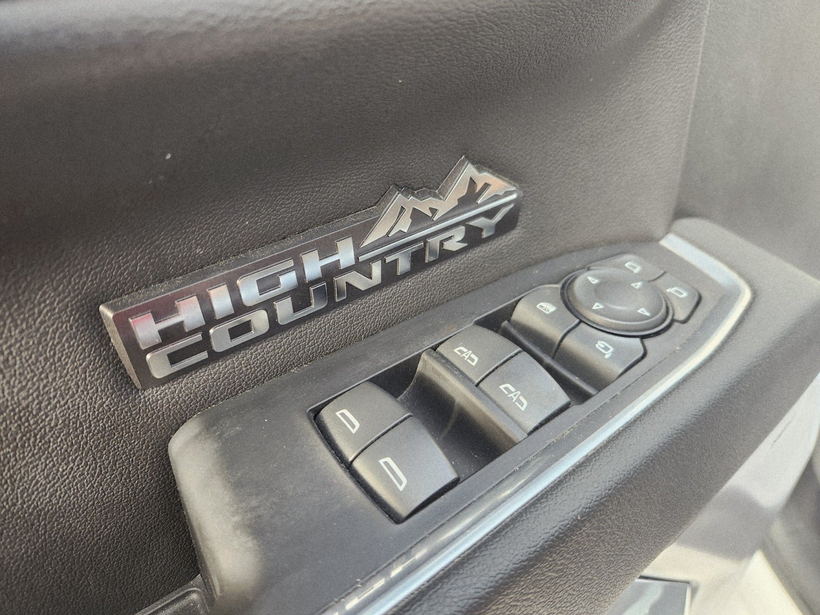 Used 2023 Chevrolet Silverado 1500 High Country w/ High Country Premium Package AWD/4WD image 37