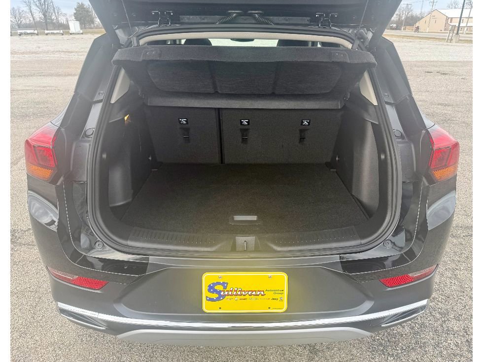 Used 2022 Buick Encore GX Essence w/ Experience Buick Package FWD image 21