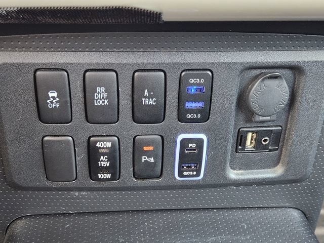 Used 2012 Toyota FJ Cruiser 4WD w/ Upgrade Pkg image 12