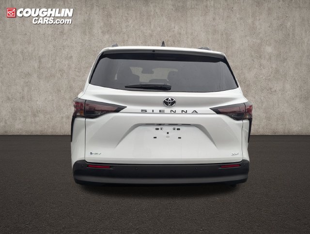 New 2026 Toyota Sienna XLE FWD image 6