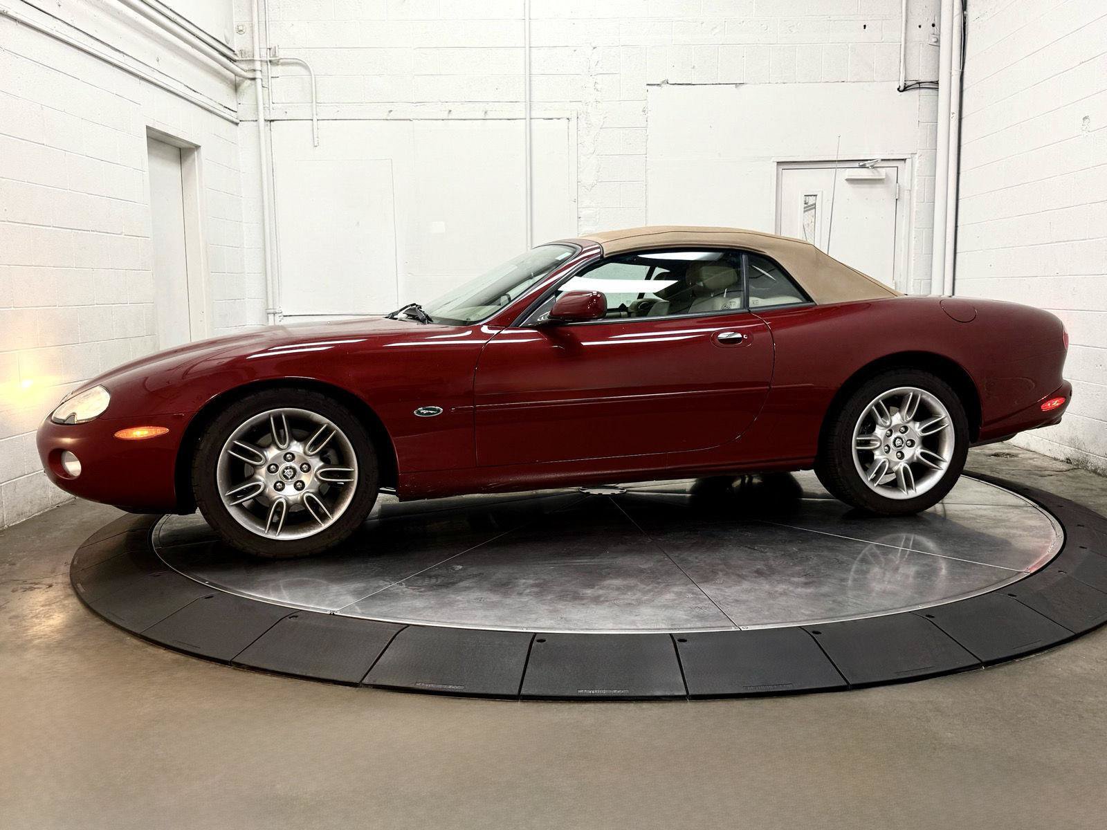 Used 2001 Jaguar XK8 Convertible RWD image 11