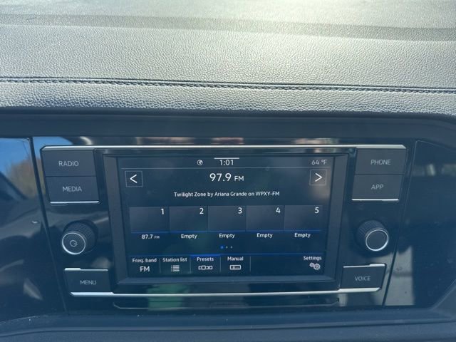 Used 2022 Volkswagen Jetta SE image 14