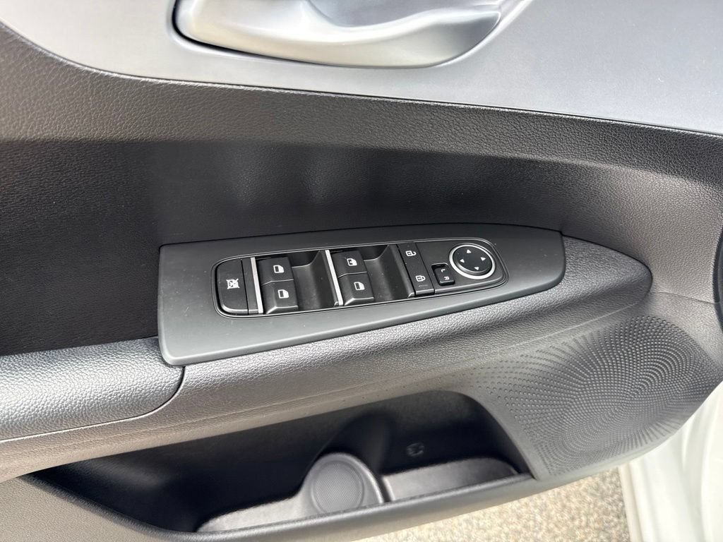 Used 2023 Kia Forte LXS w/ LXS Technology Package FWD image 17