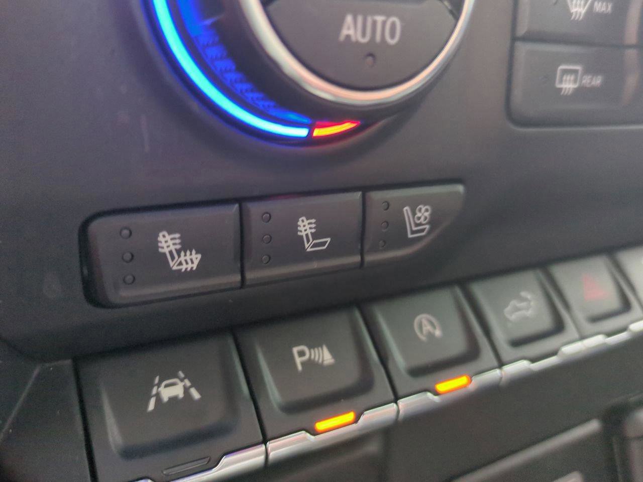 Used 2020 Chevrolet Silverado 1500 High Country w/ Technology Package AWD/4WD image 19