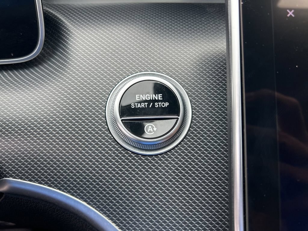 Used 2025 Mercedes-Benz C 300 Sedan image 40