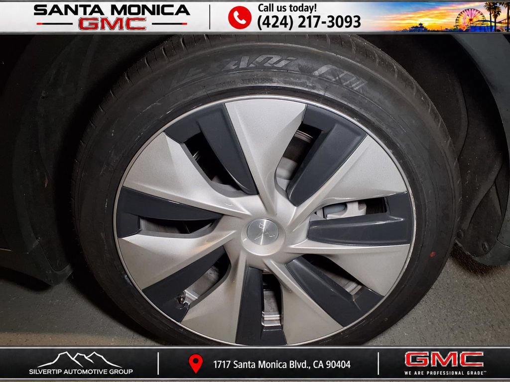 Used 2024 Tesla Model Y Long Range AWD/4WD image 17