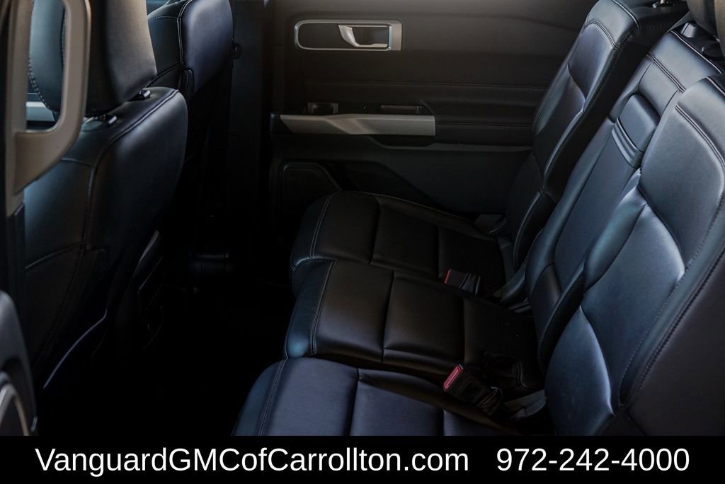 Used 2024 Ford Explorer XLT w/ Equipment Group 202A image 25