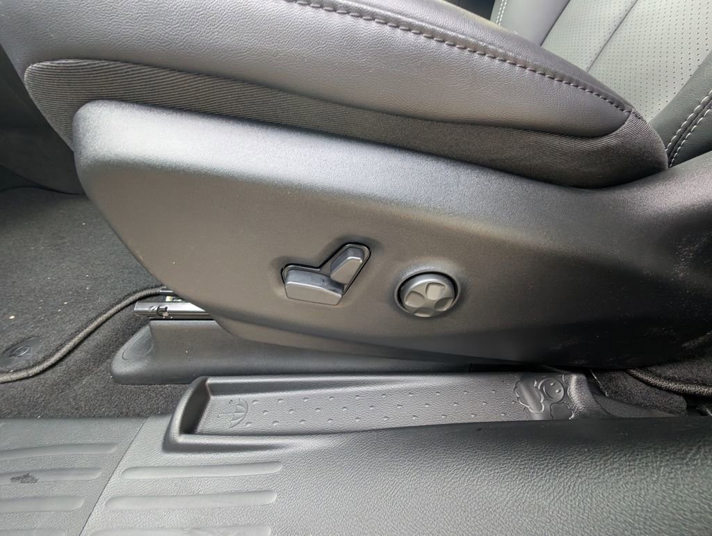 New 2026 Chrysler Pacifica Select w/ S Appearance Package FWD image 38