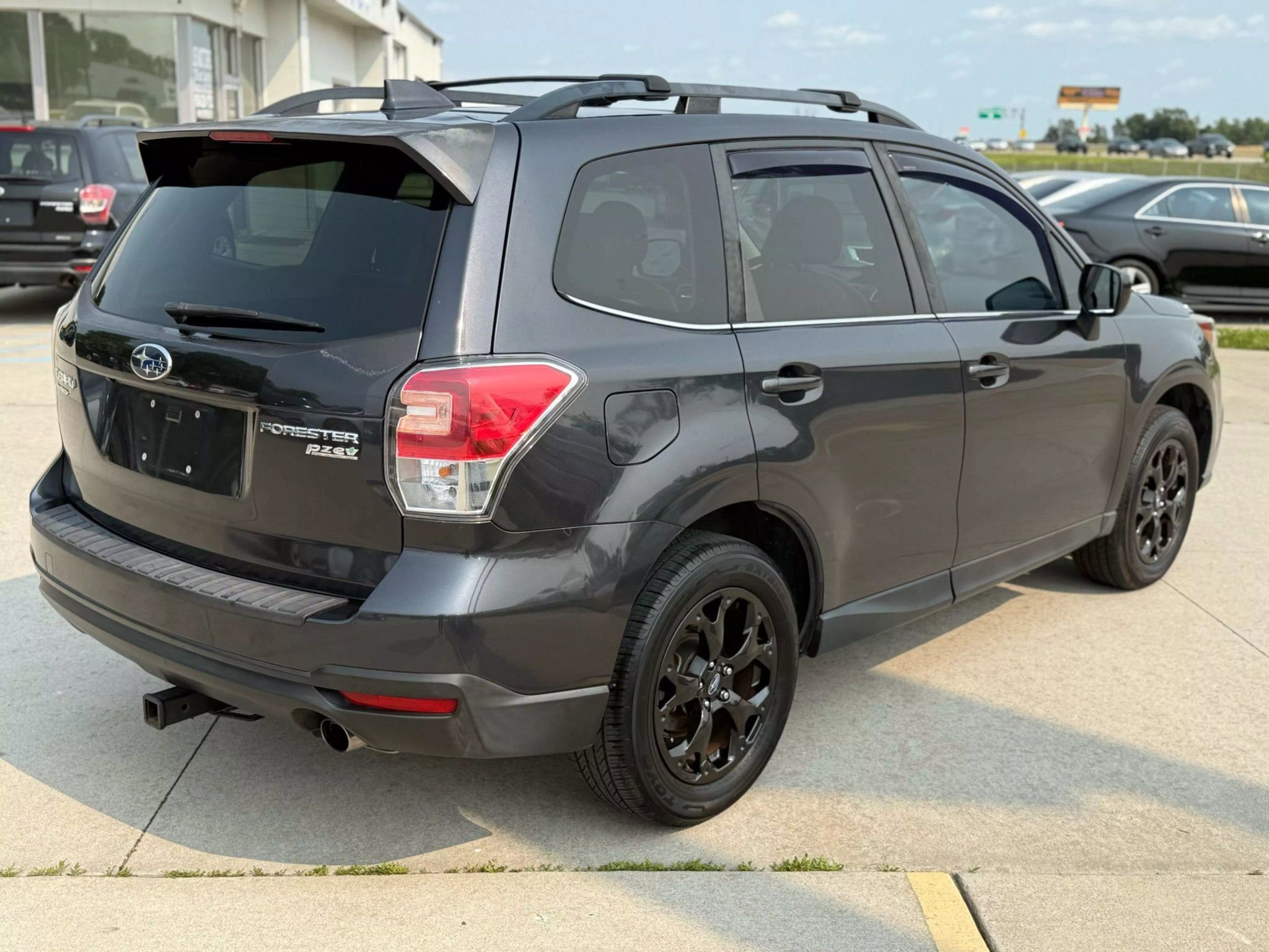 Used 2017 Subaru Forester 2.5i Limited w/ Popular Package #2 image 5