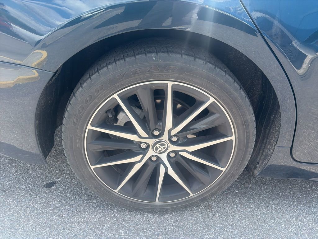 Used 2021 Toyota Camry SE FWD image 11