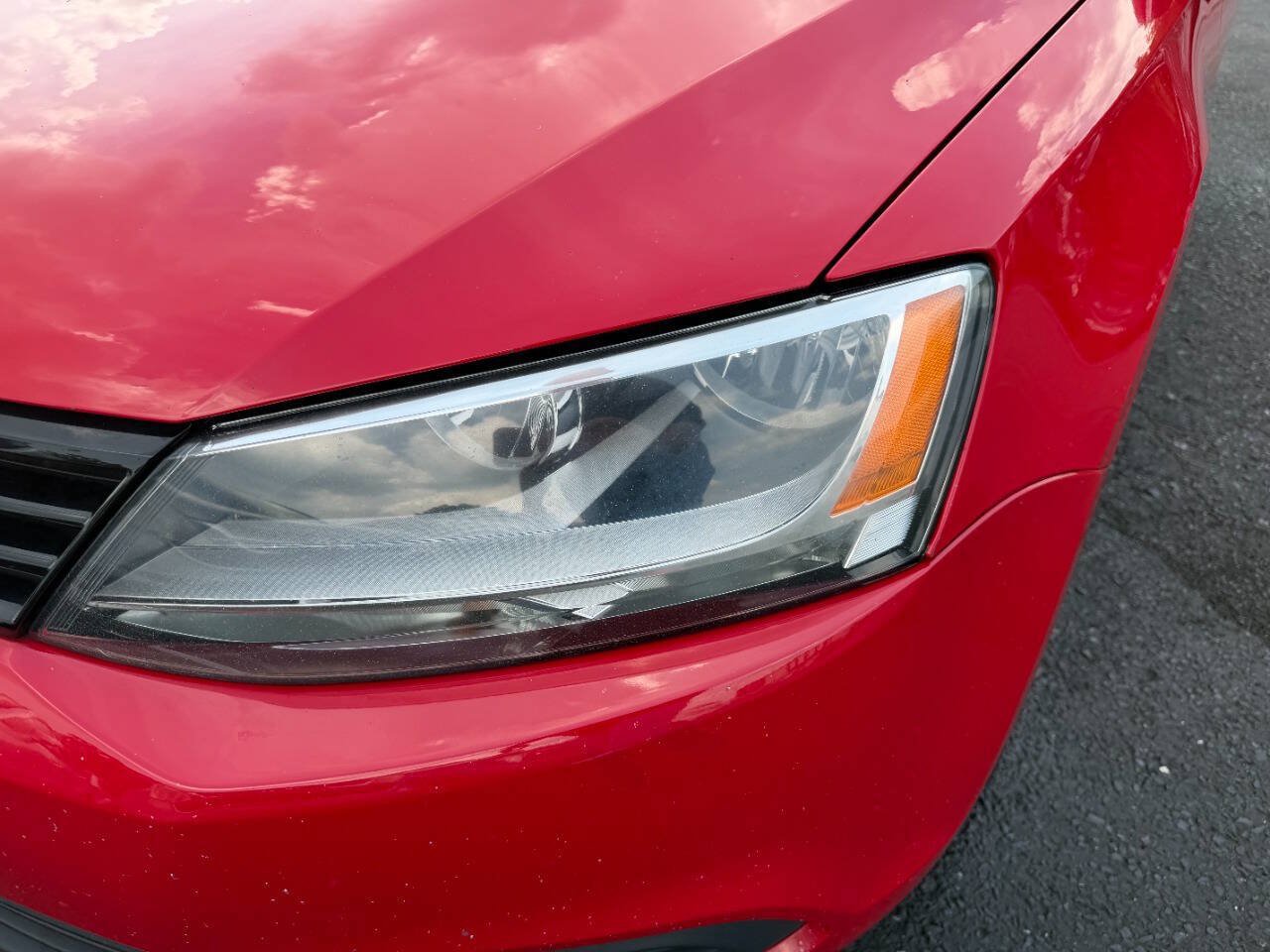 Used 2012 Volkswagen Jetta SE FWD image 2