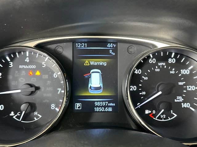 Used 2016 Nissan Rogue SV w/ SV Premium Package image 17